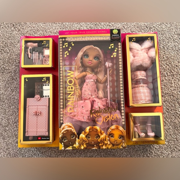 Rainbow High Sabrina St Cloud - Picture 4 of 11